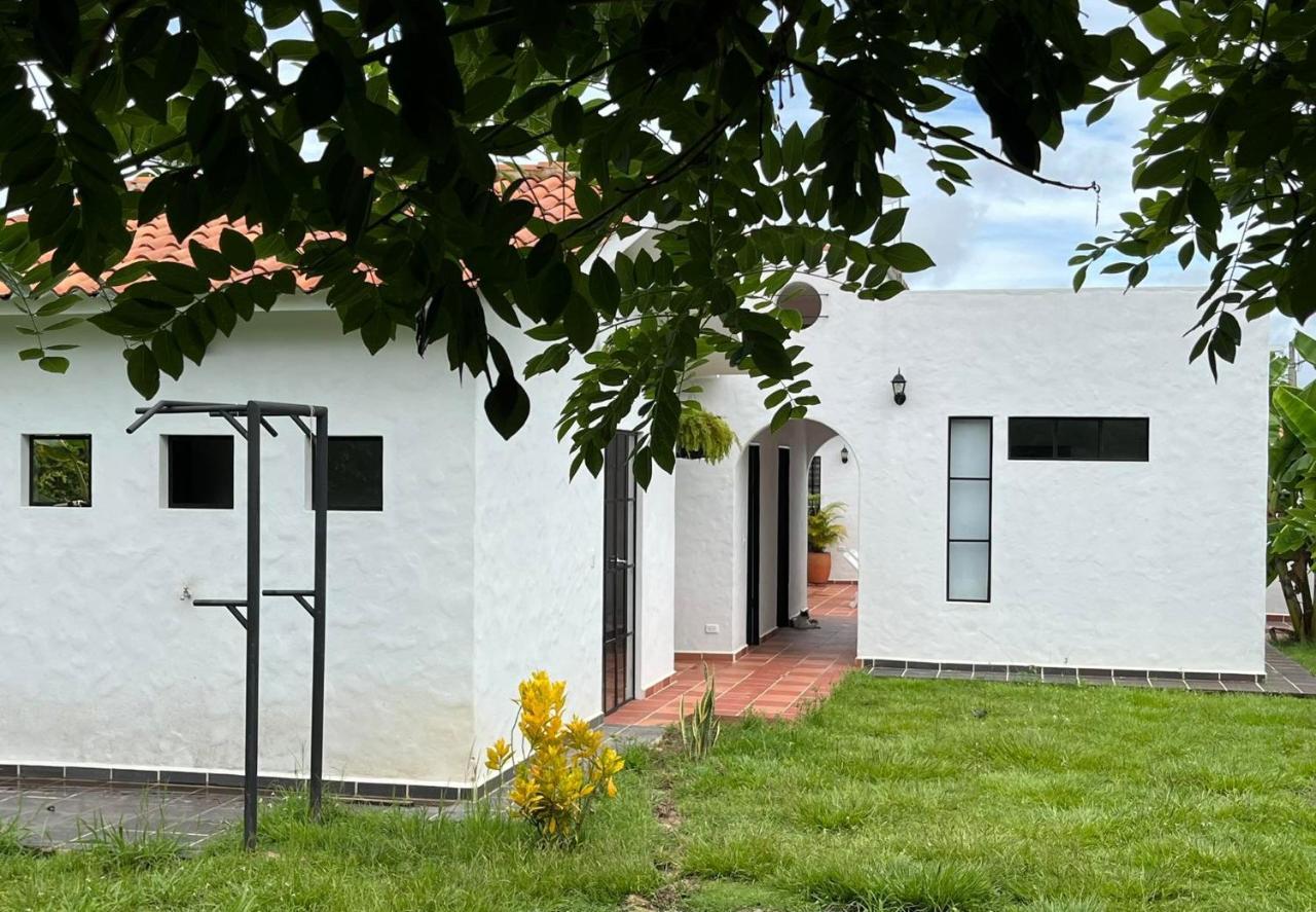 Casa Bellavista y cabañas de descanso con piscina privada! Melgar Exterior foto
